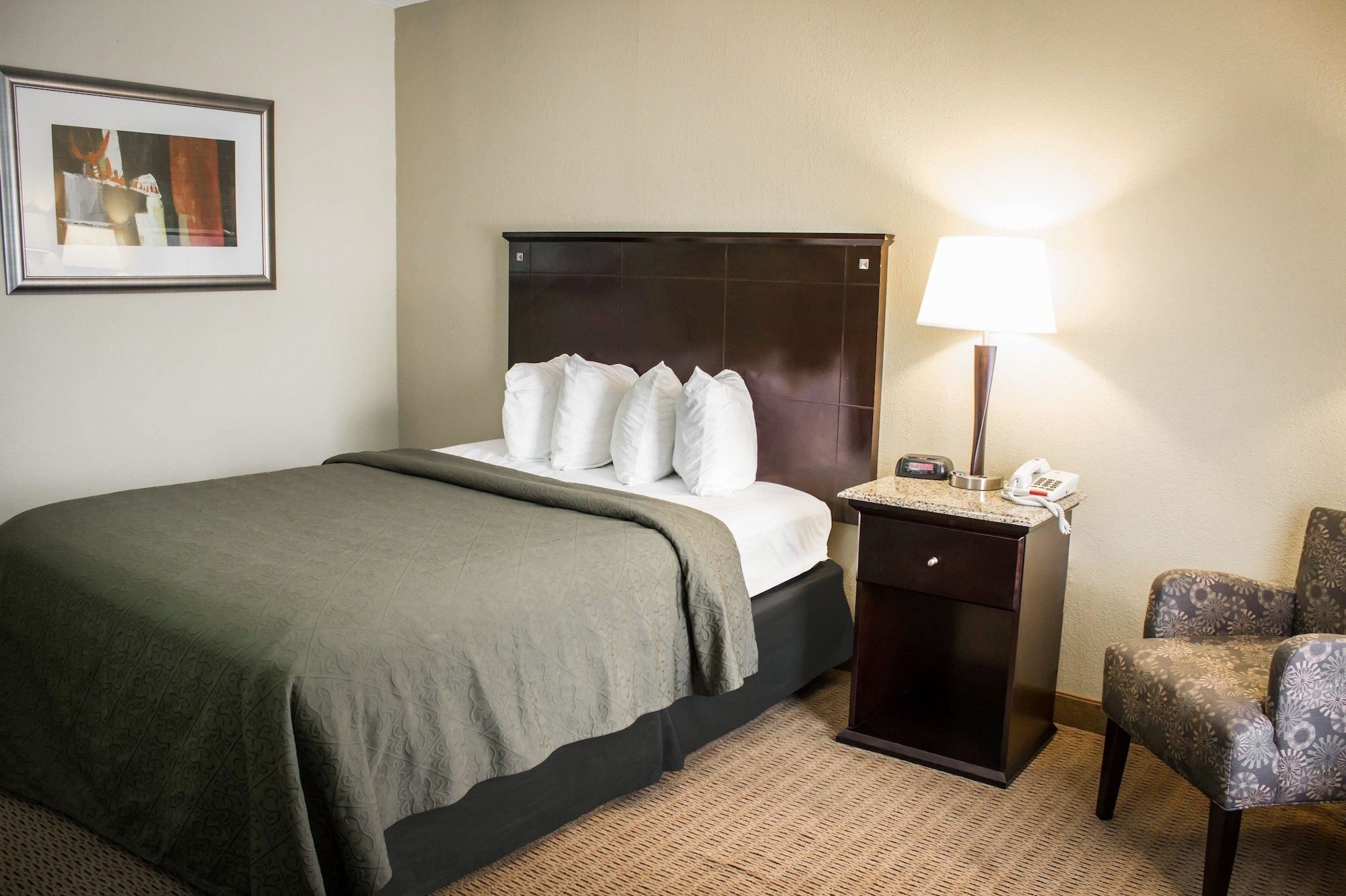 غرفة قياسية بسرير كوين، Quality Inn & Suites Wilson I-95 2/2