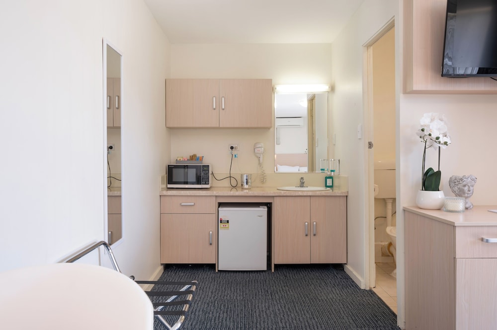 غرفة قياسية بسرير كوين وسرير فردي، Comfort Inn Burnside 2/2