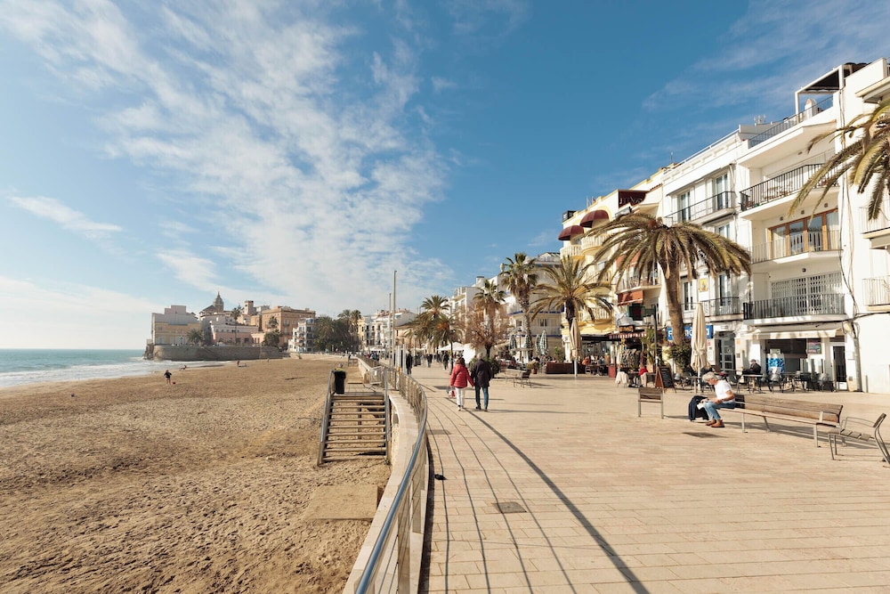 Sitges Group San Sebastian Beach 14/50