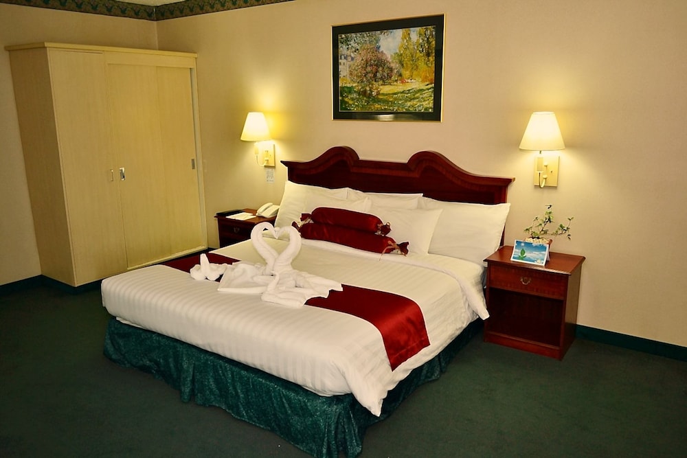 Days Hotel Batangas 16/36