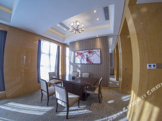 Yangzhou Changqing International Hotel 56/59