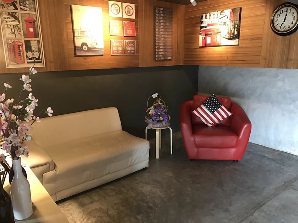 Takuapa Station Hotel 30/40