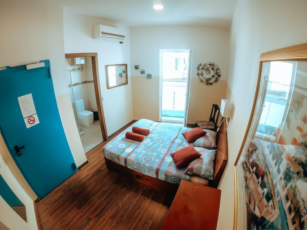 Marco Polo Malta Hostel 9/41