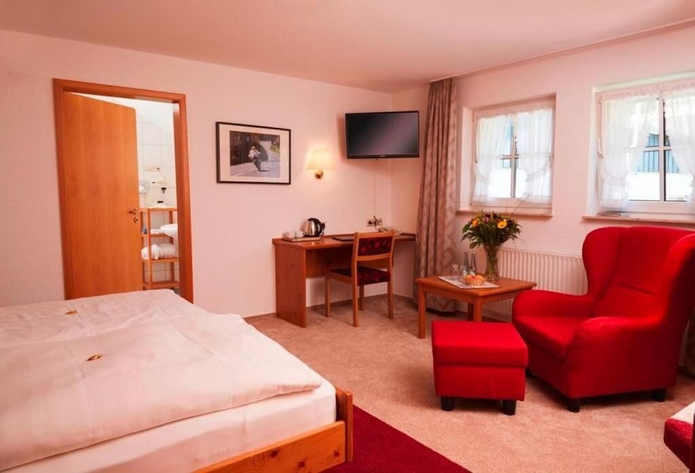 Landhotel Haus Dumicketal 8/28