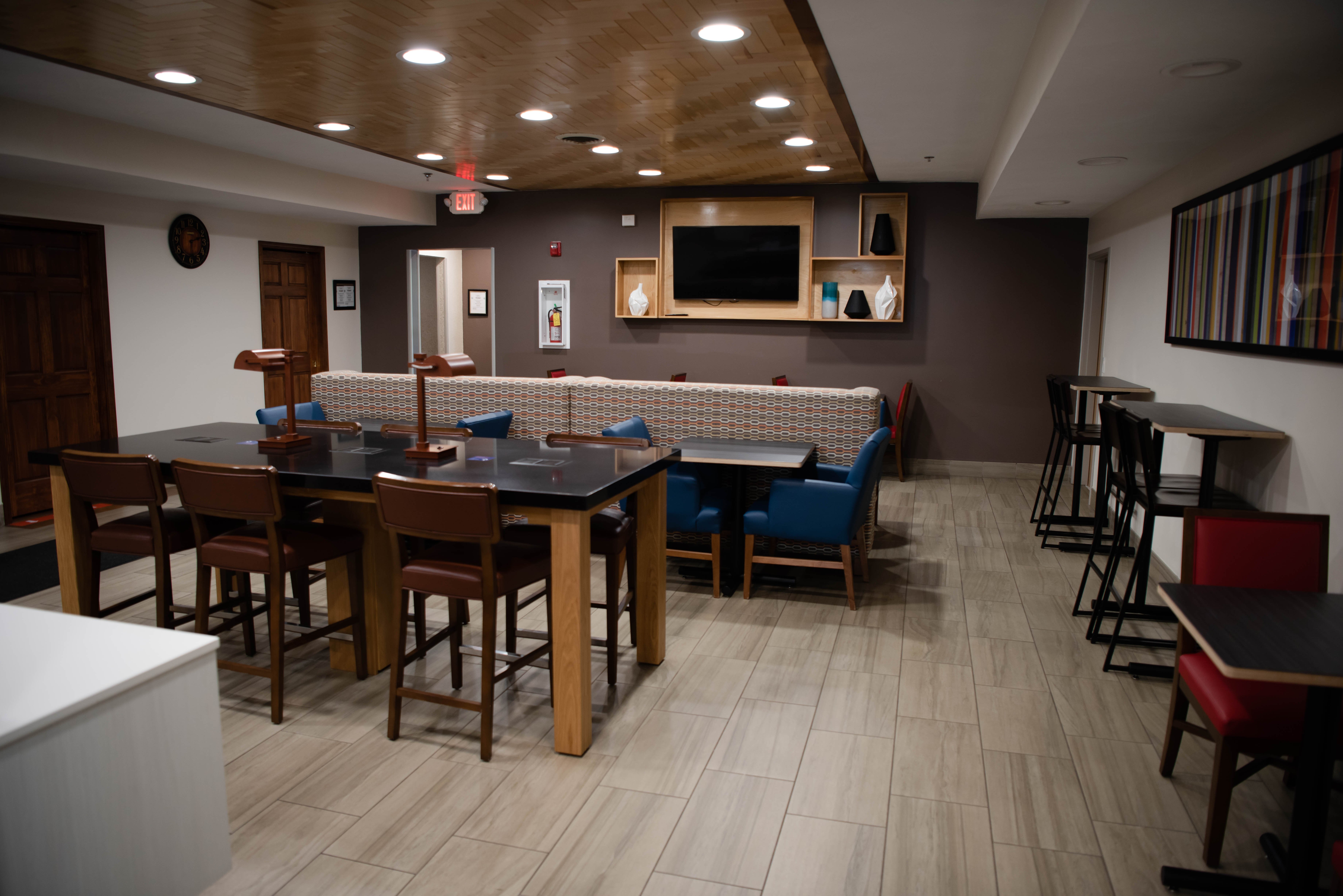 Holiday Inn Express Winfield 39/50