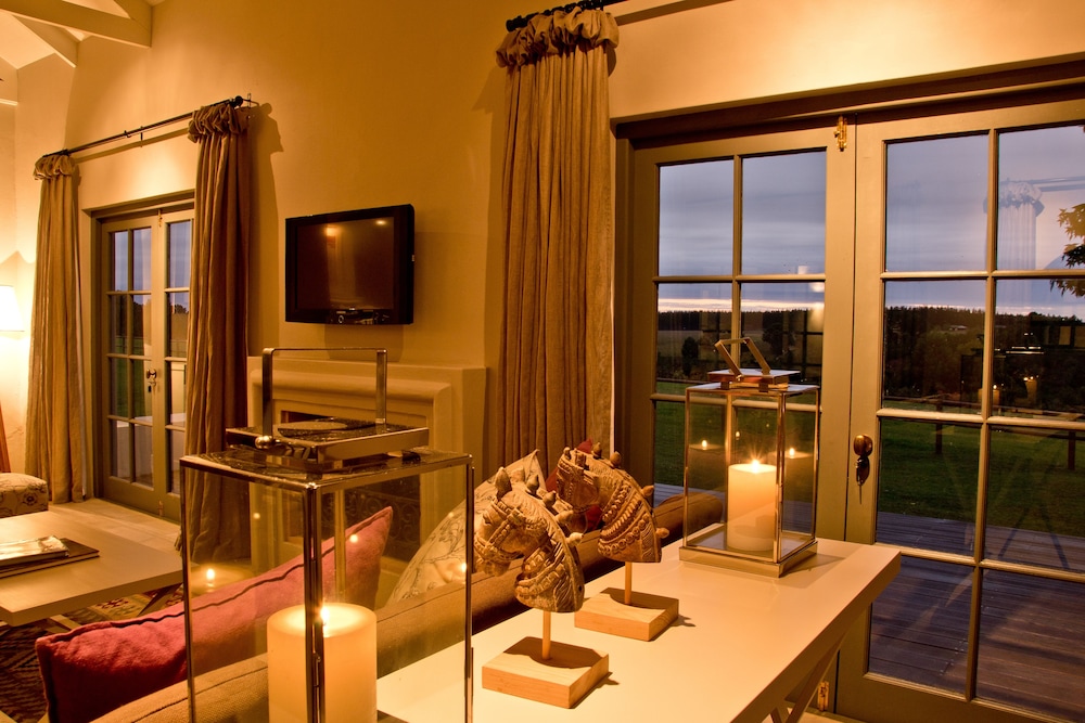 Rare Earth Country House 14/28