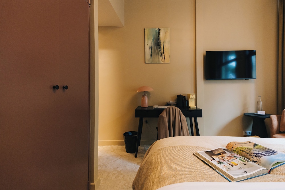 Omega Hotel 15/41