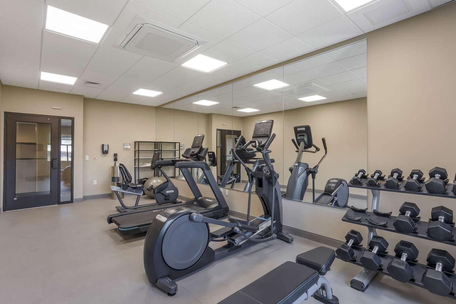 MainStay Suites North Central York 45/49