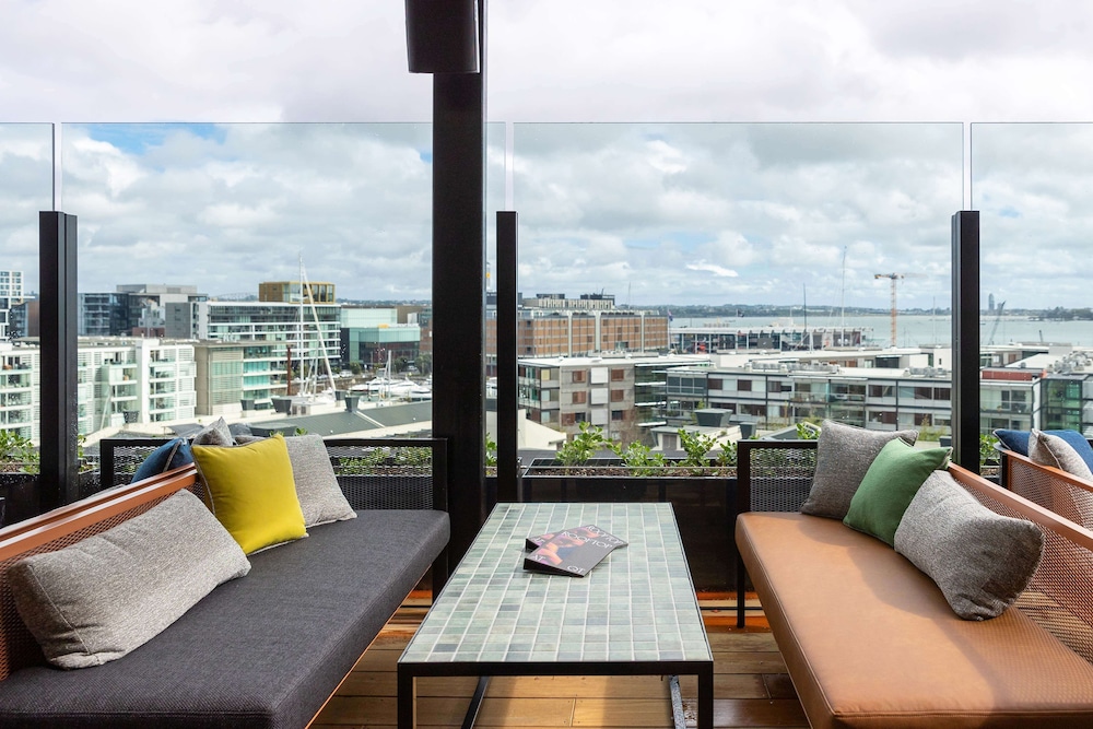 QT Auckland 25/50