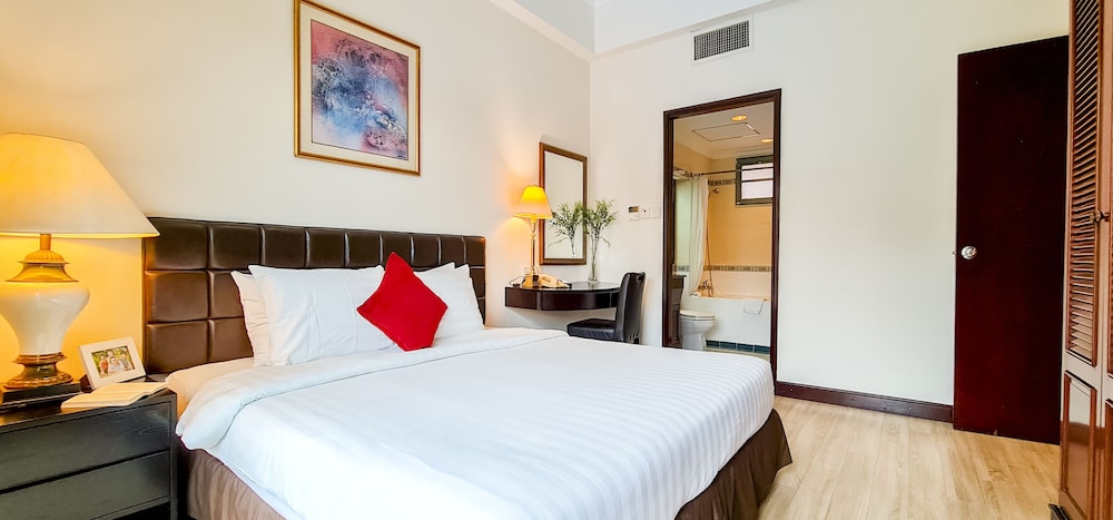 Diamond Westlake Suites 9/50