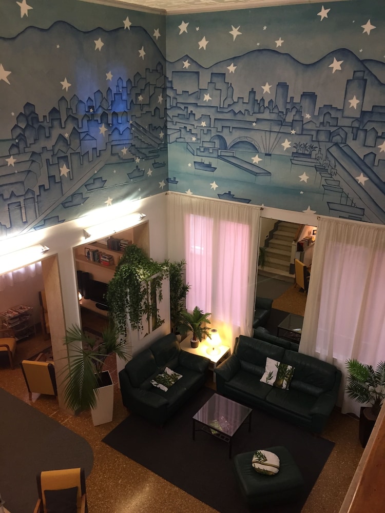 Cairoli Hotel 2/79