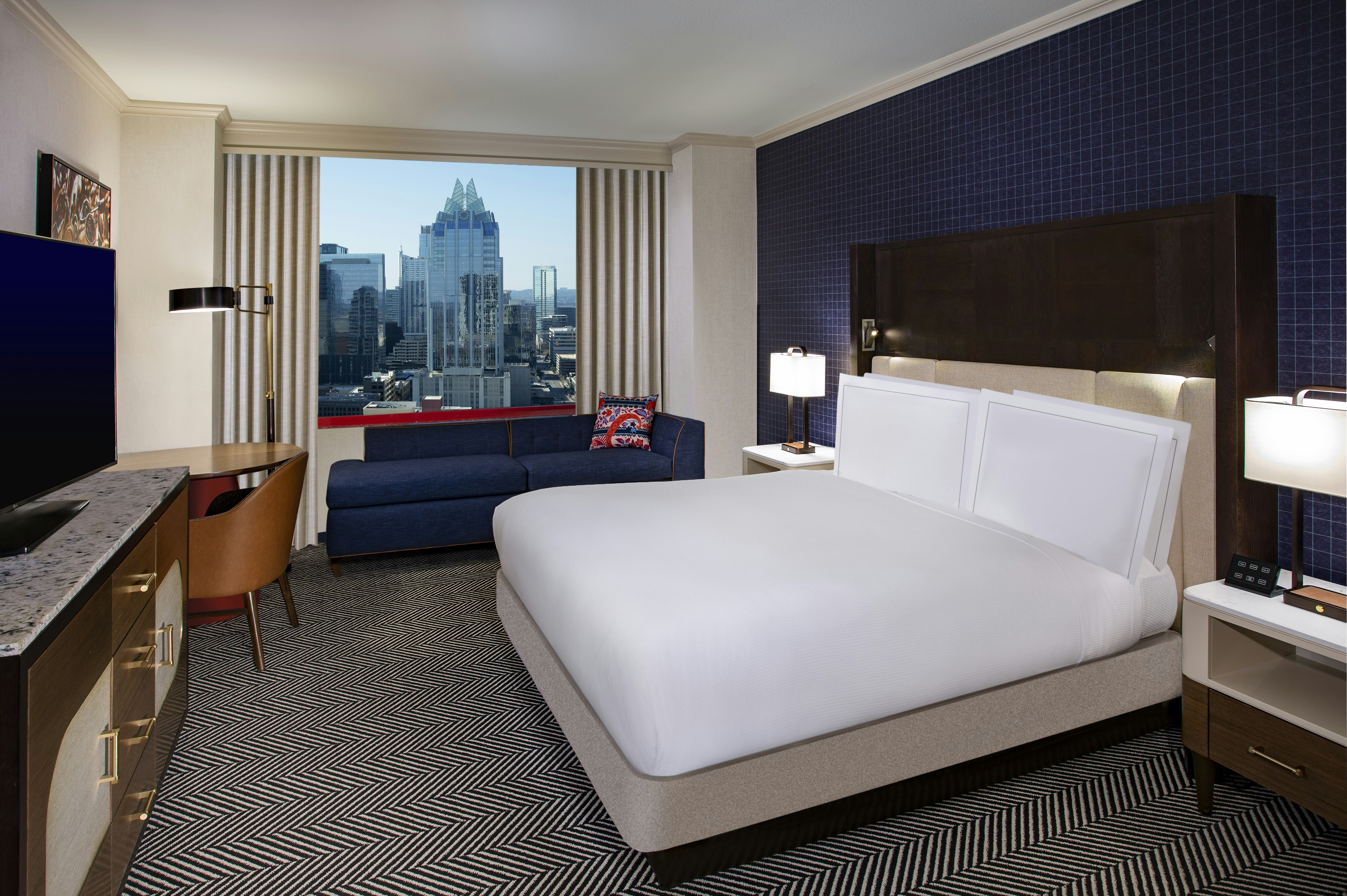 PREMIUM, KING BED, HIGH FLOOR