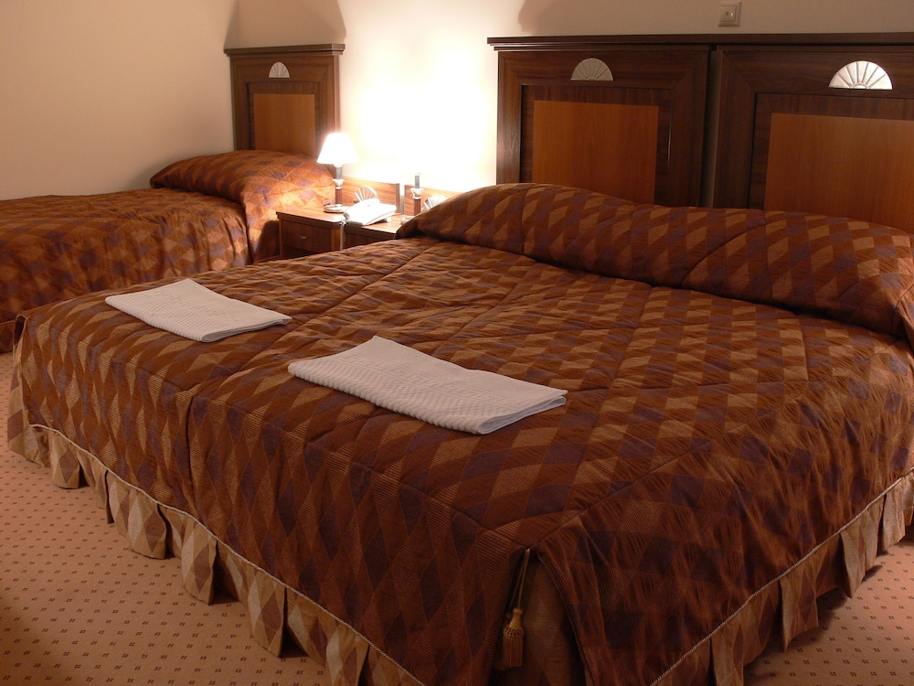 Old Miskolcz Hotel & Restaurant 13/34