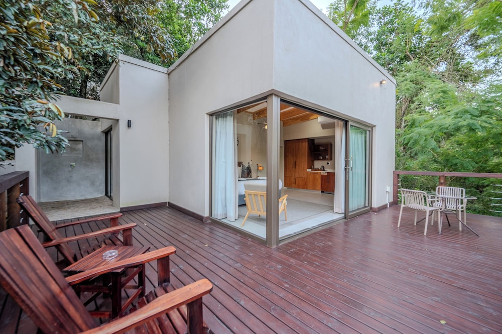 Bushbaby Valley Lodge 26/42