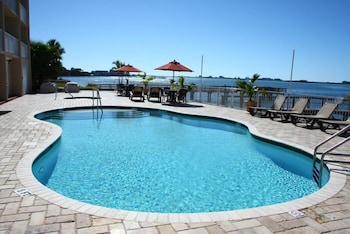 Beso Del Sol Resort 3/63