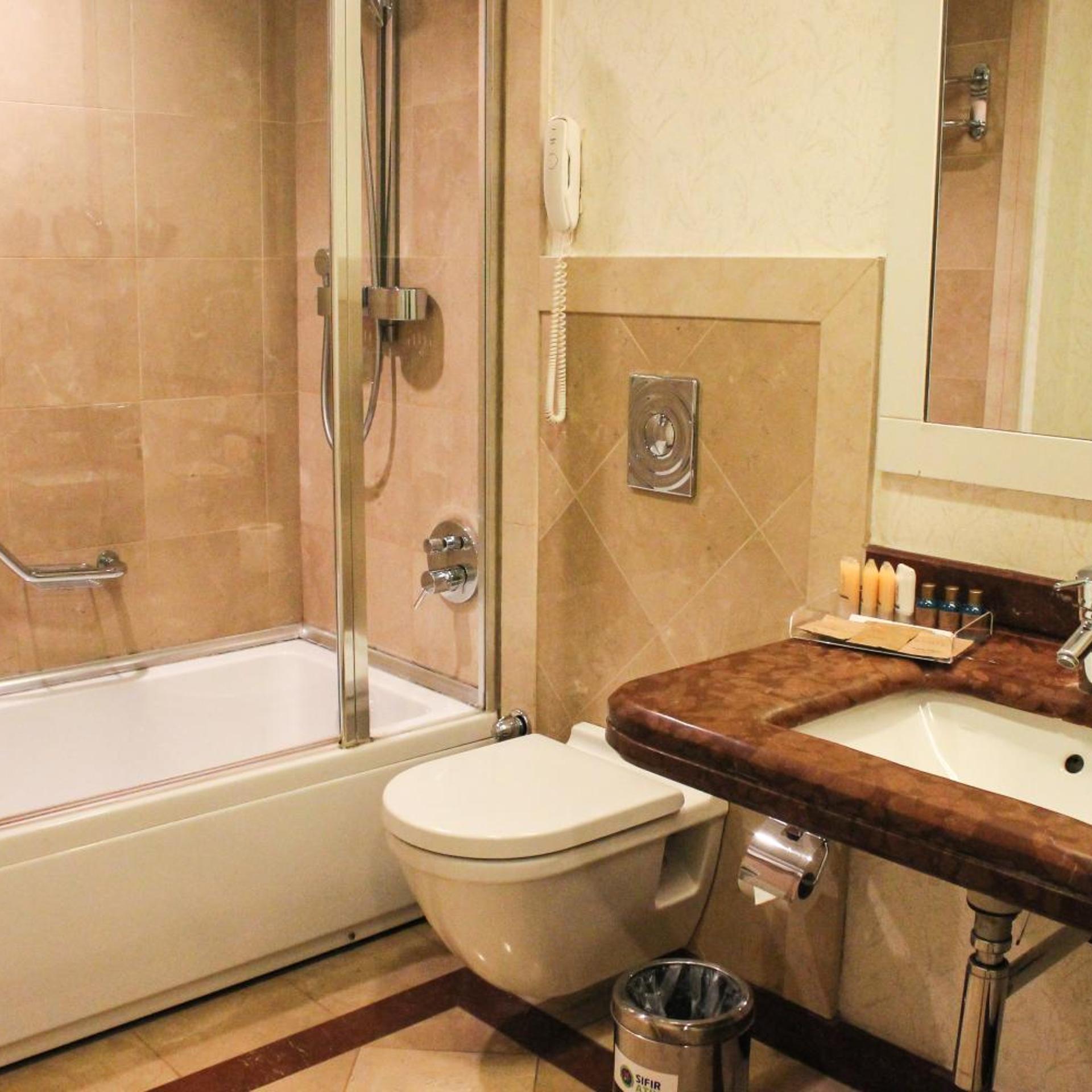 غرفة عائلية ثلاثية بإطلالة على المدينة، Byotell Hotel Istanbul 5/10