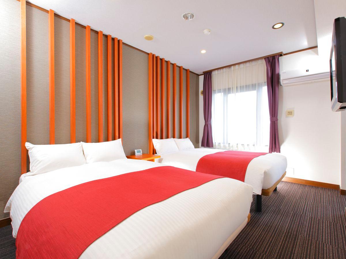 Deluxe, Twin Beds, Tower View