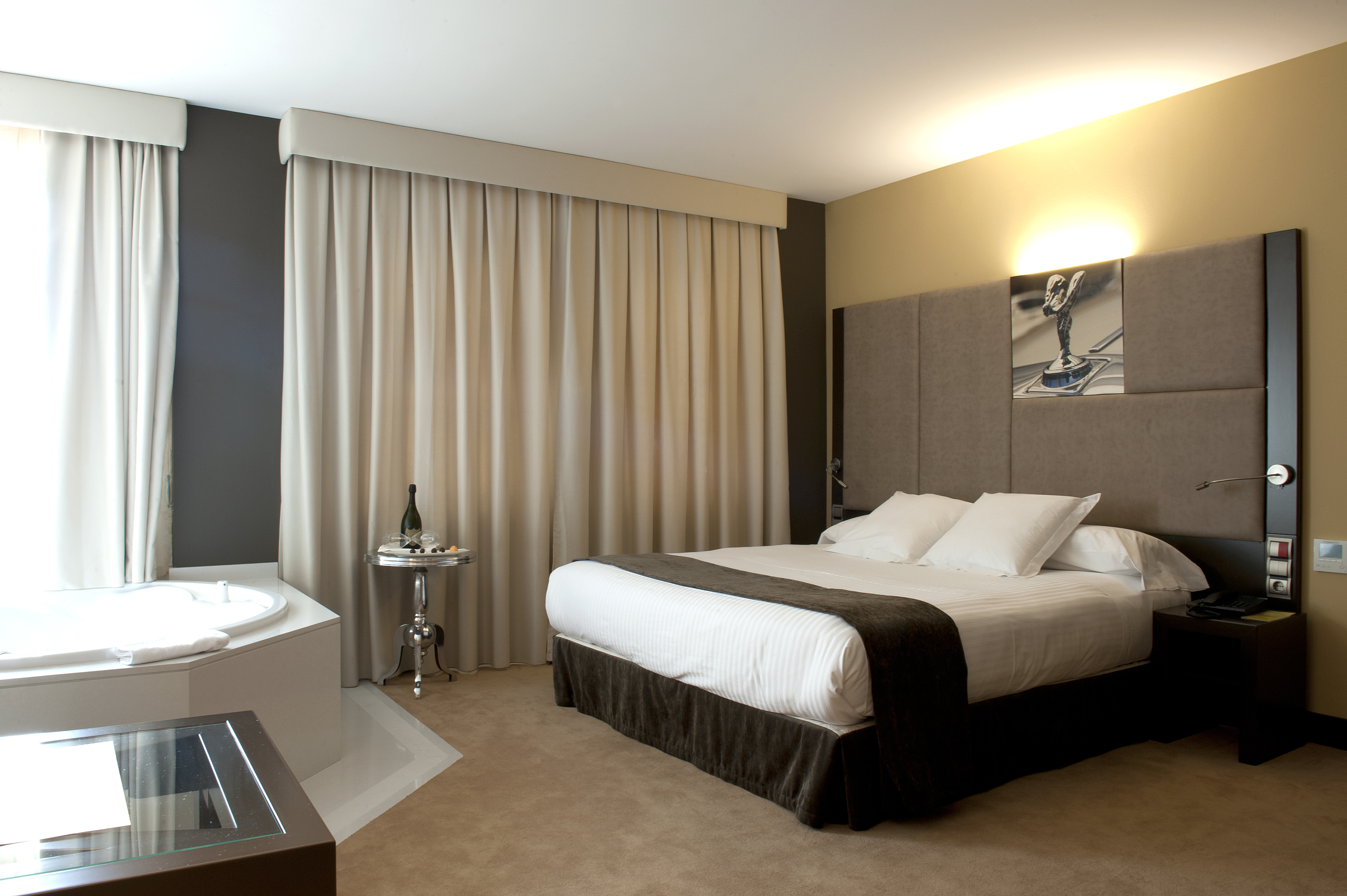 Room, Double Bed, Hot Tub