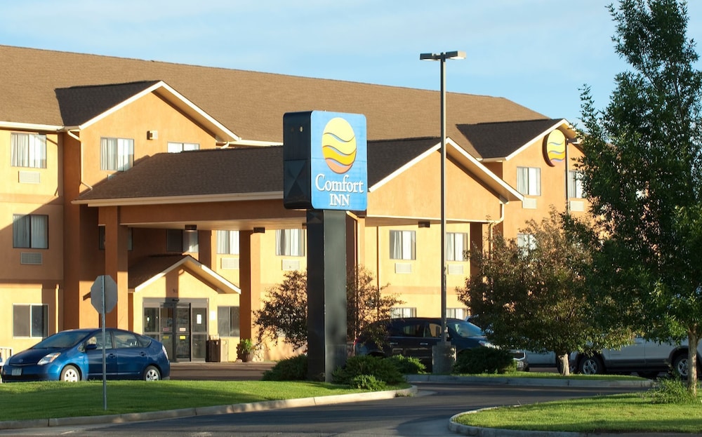 Comfort Inn and Suites Gunnison-Crested Butte 16/26