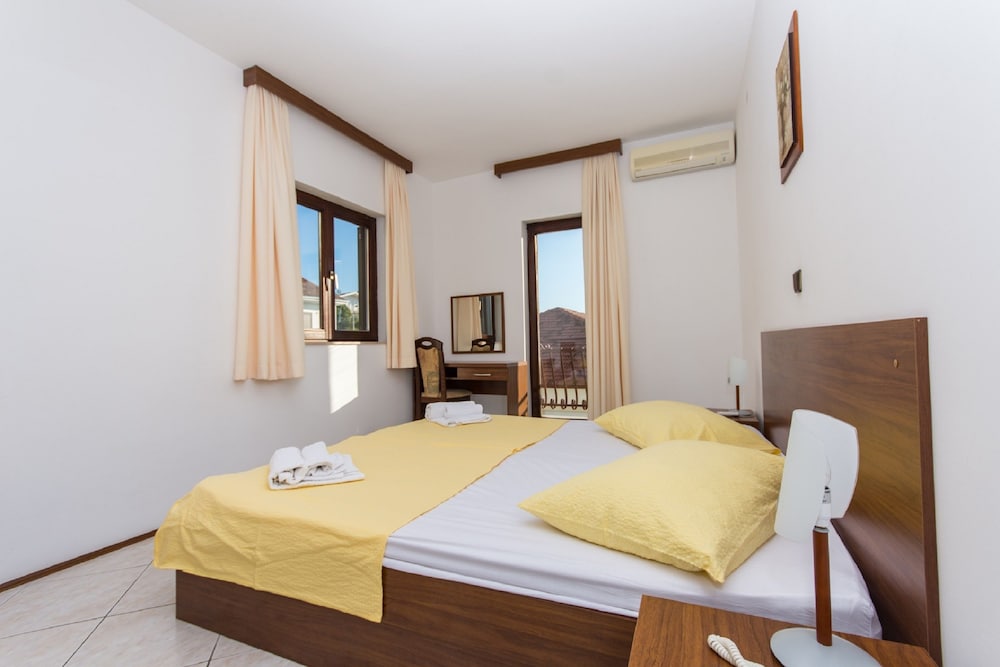 VILLA KATARINA 37/74