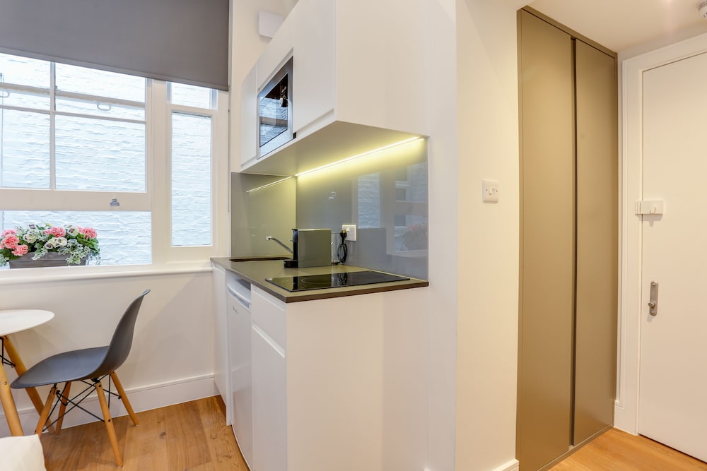 Queensborough Terrace Serviced Apartments 46/50