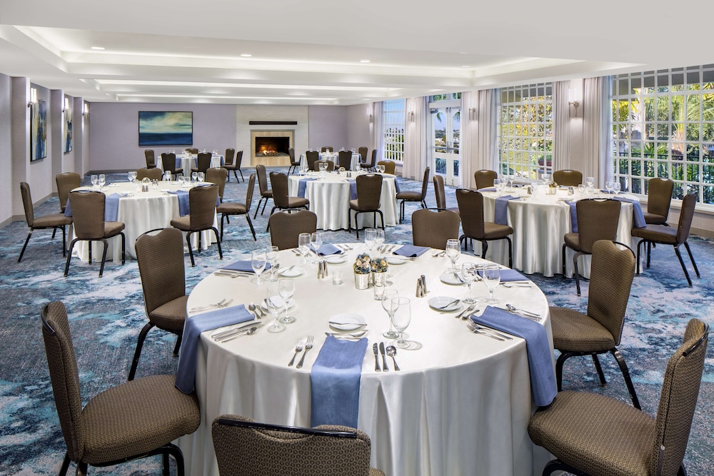 Hyatt Regency Newport Beach Hotel 56/75