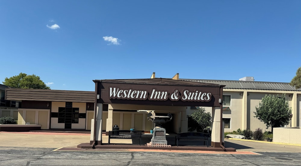 Comfort Inn Midwestern Square 25/27