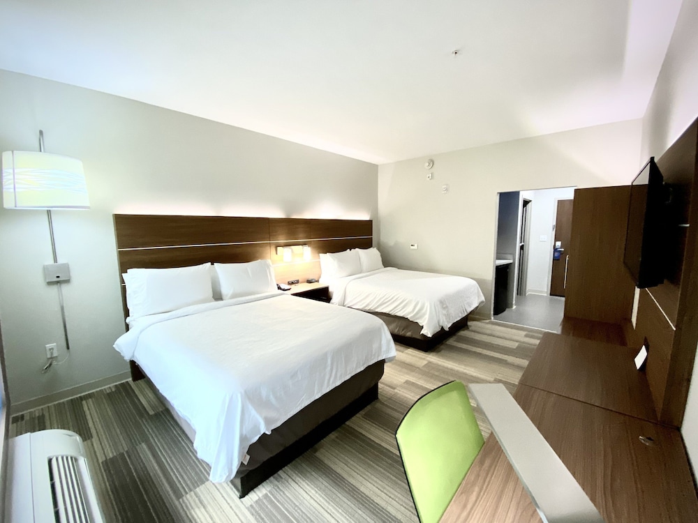HOLIDAY INN EXPRESS PINEVILLE-ALEXANDRIA AREA 16/49