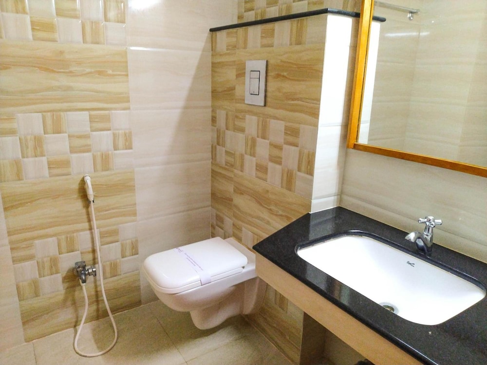 HOTEL RAJADHANE 52/53