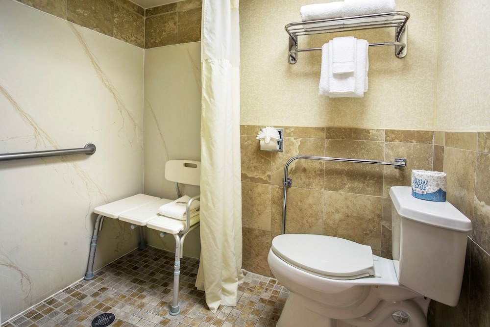 Quality Inn Savannah Historic District 8/31