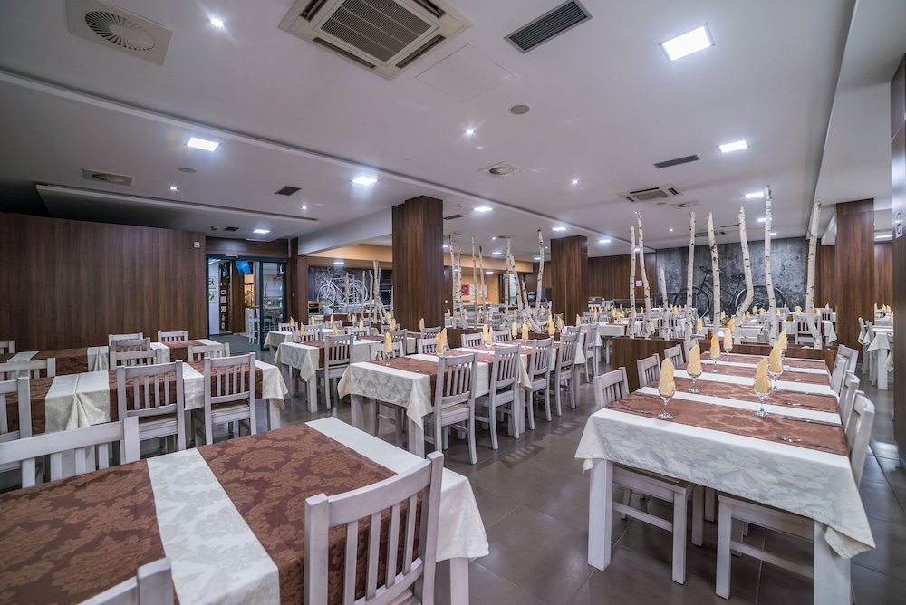 CITY HOTEL MOSTAR 56/69