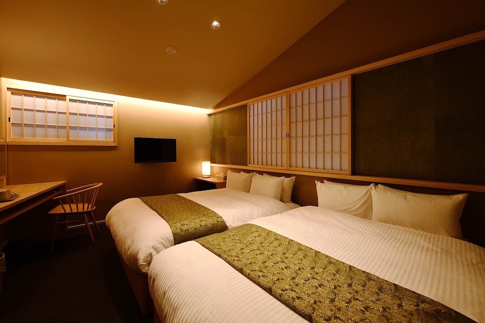 FOUR SEASONS INN KYOTO 6/21