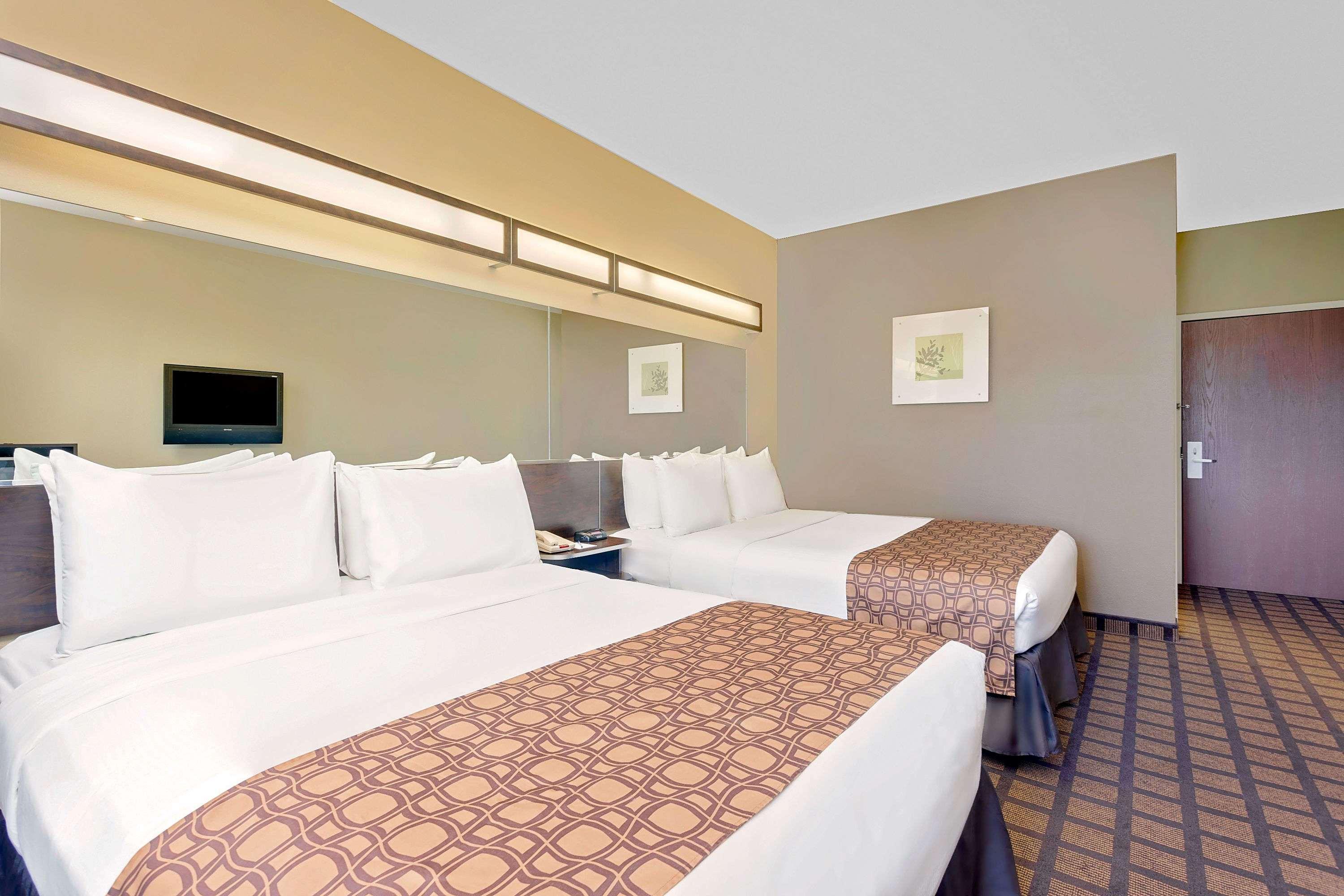 Microtel Inn & Suites by Wyndham Perry 6/20