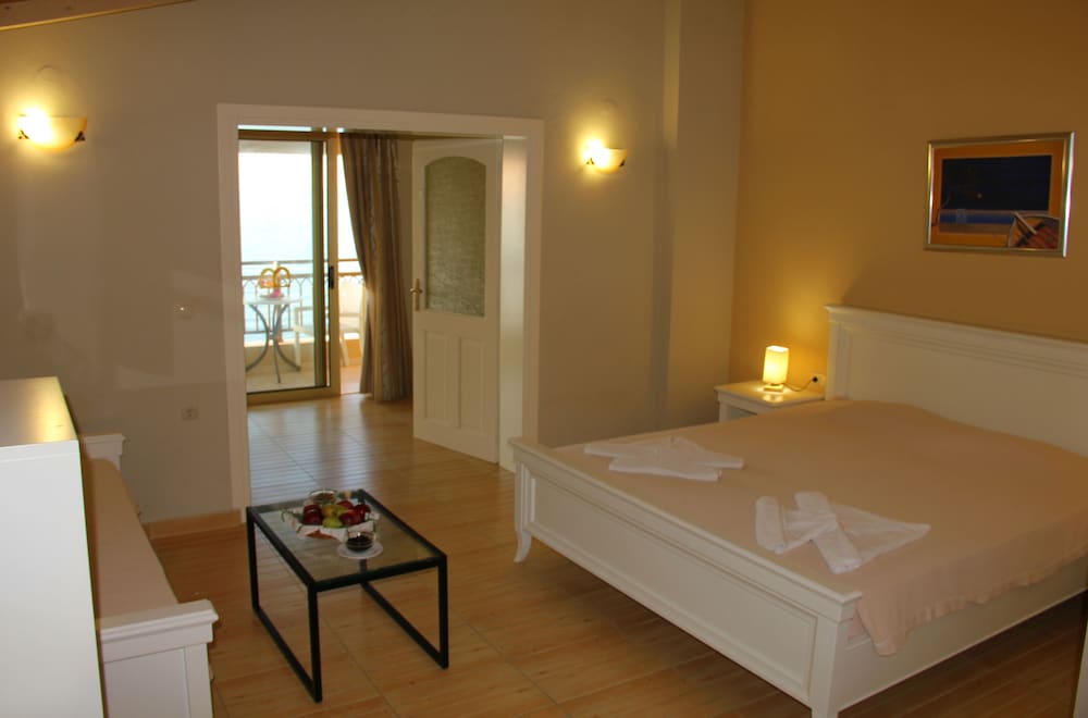 White Olive Elite Rethymno 17/50