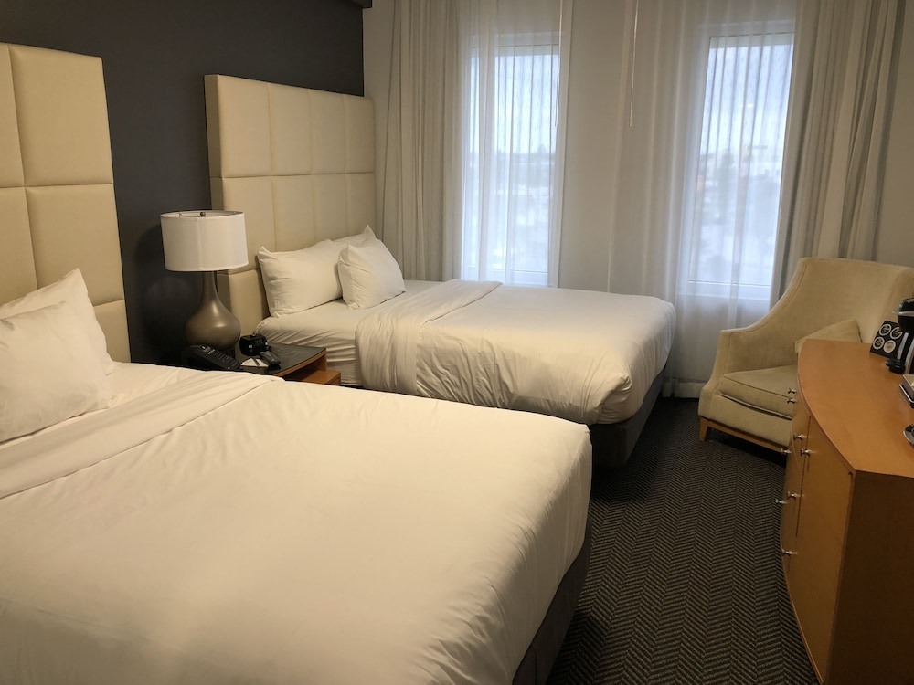 Streamline Hotel 15/50