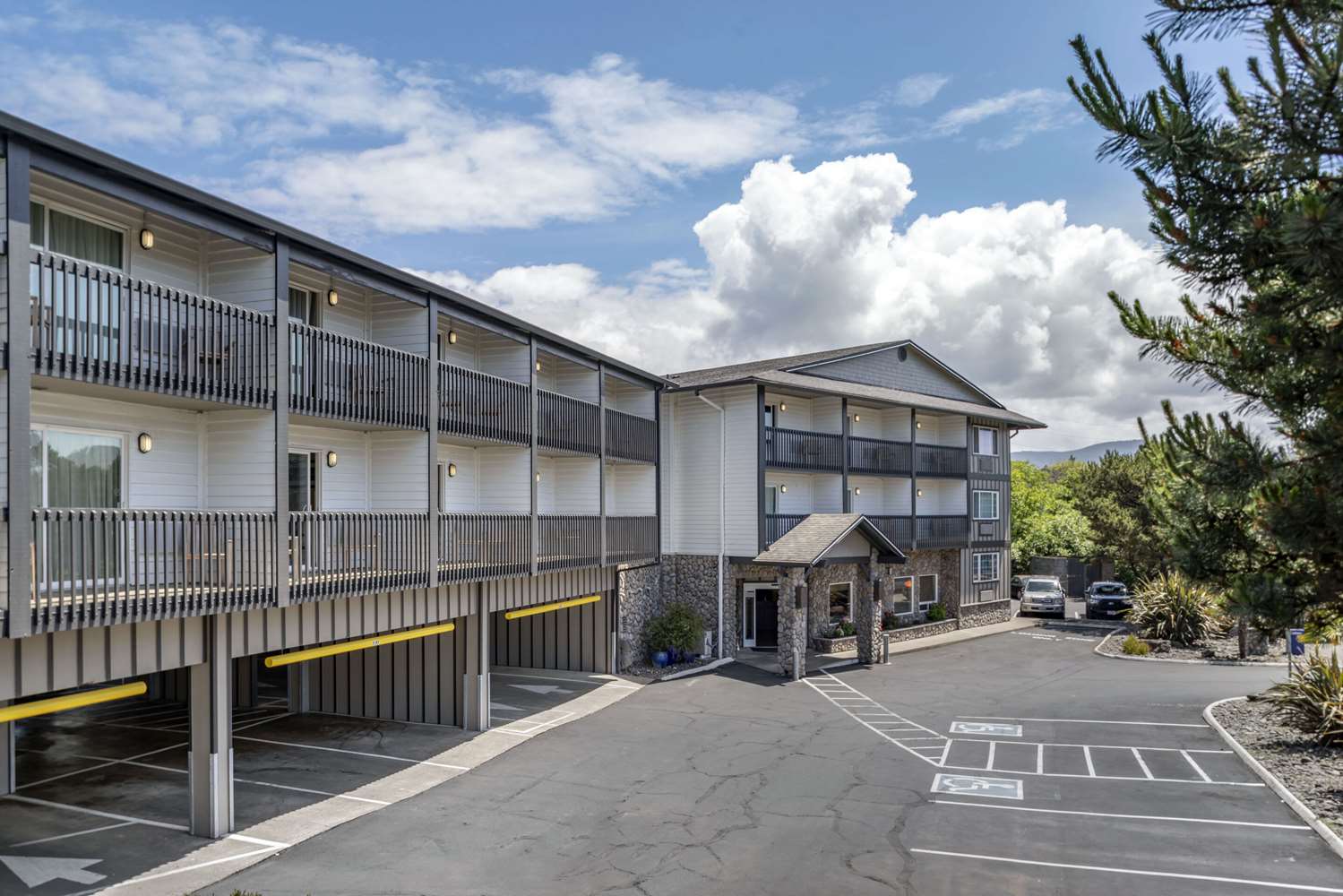 Comfort Inn & Suites Lincoln City 32/35