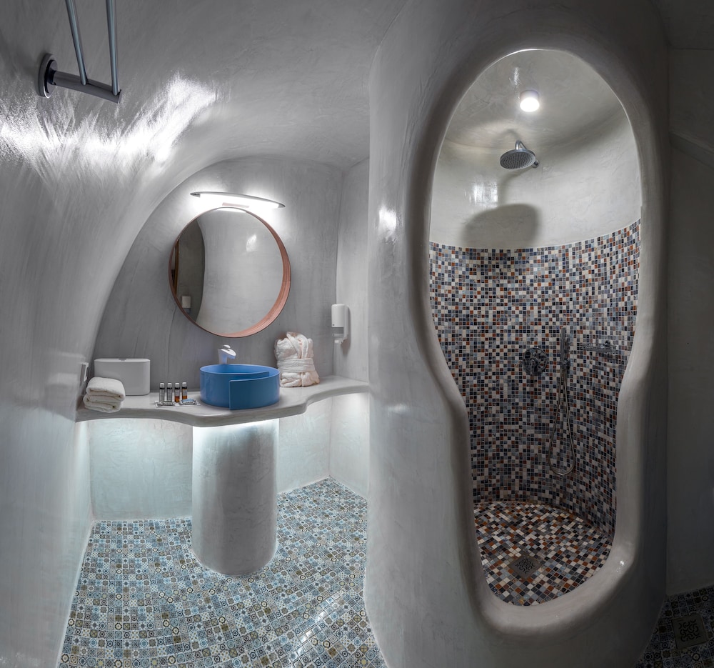 Elite Luxury Suites 2/50