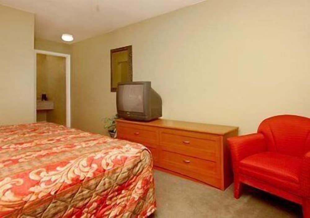 Econo Lodge Downtown Salt Lake 24/42