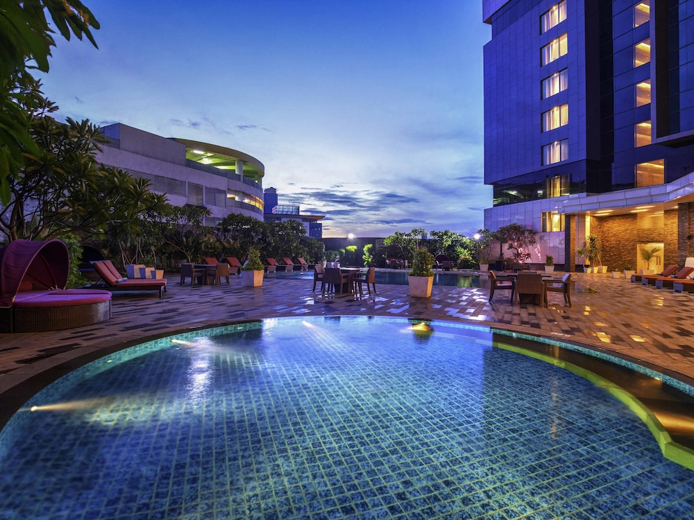 Grand Mercure Jakarta Kemayoran 65/69