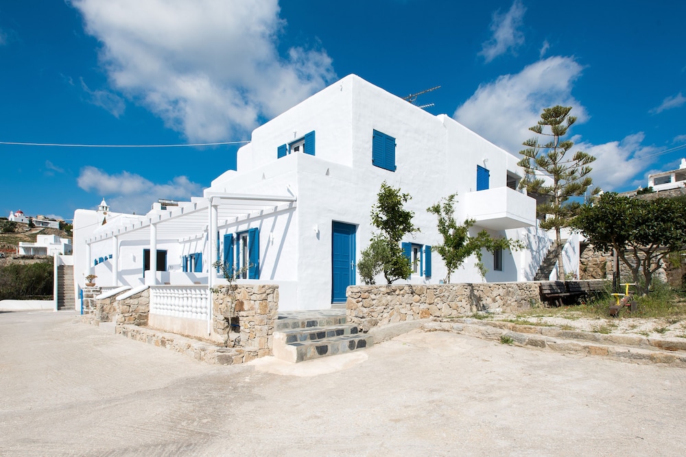 Marina Blue Studios 48/57