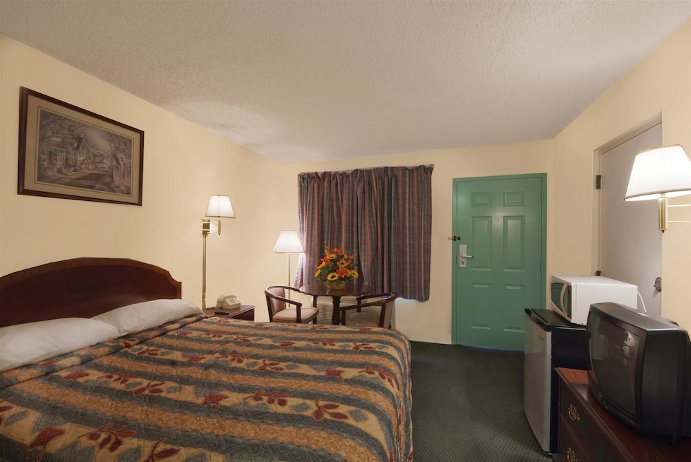 Econo Lodge Mobile, AL 7/22