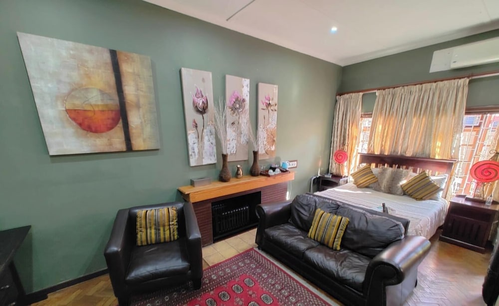 Moon River Guest House 32/50