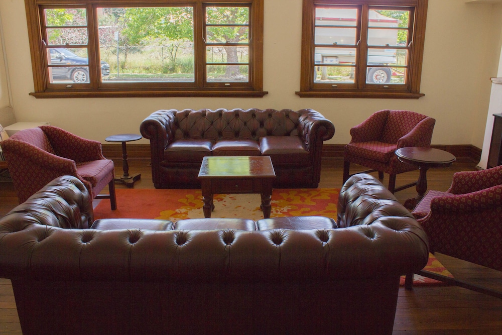 Gardners Inn Hotel 40/53