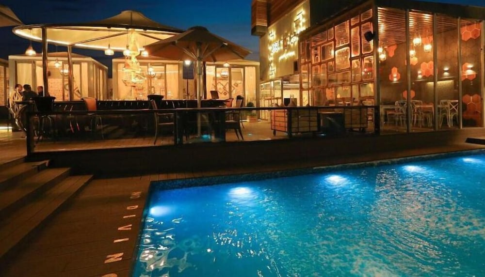 P L Palace Lords Inn Agra 42/60