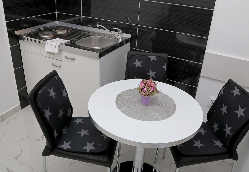 Apartments Nerio 7/49
