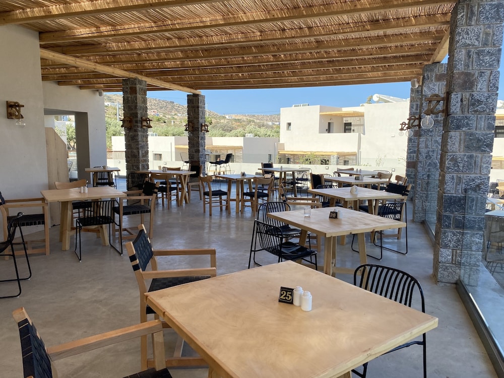 Helios Beach Hotel & Bungalows 33/48