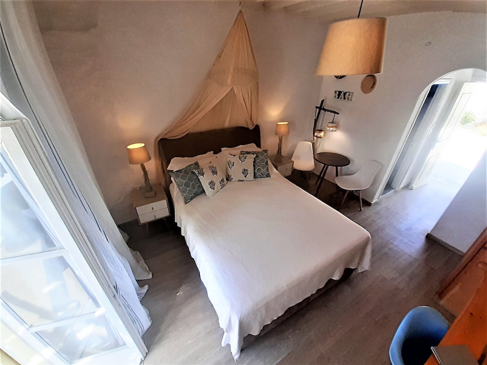 SUPERIOR, STUDIO, DOUBLE BED