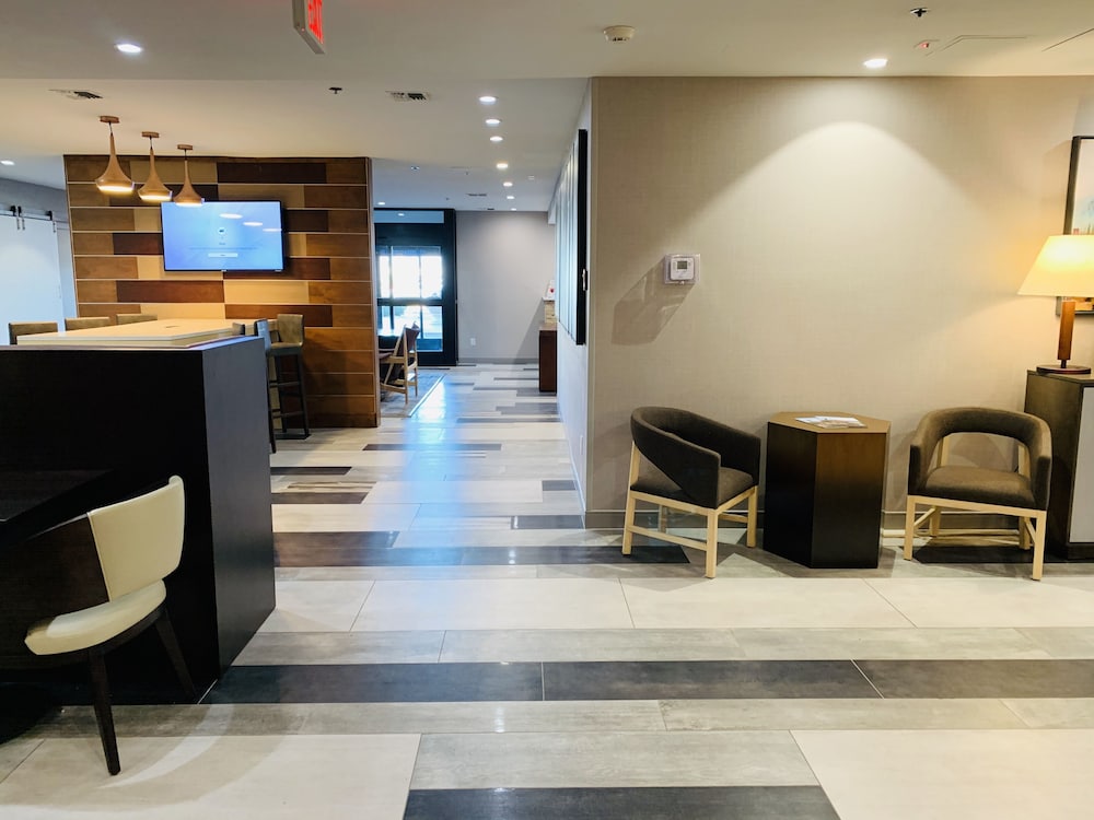 Windmill Suites Surprise - Phoenix, Ascend Hotel Collection 25/37