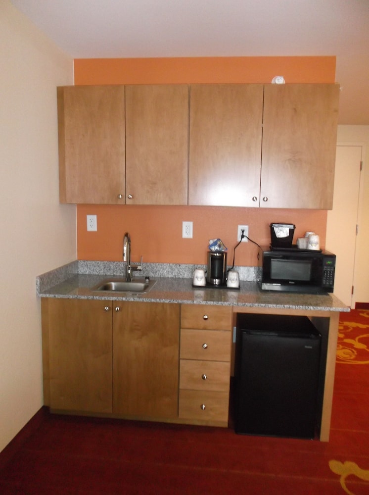 Days Inn & Suites by Wyndham Caldwell 21/29