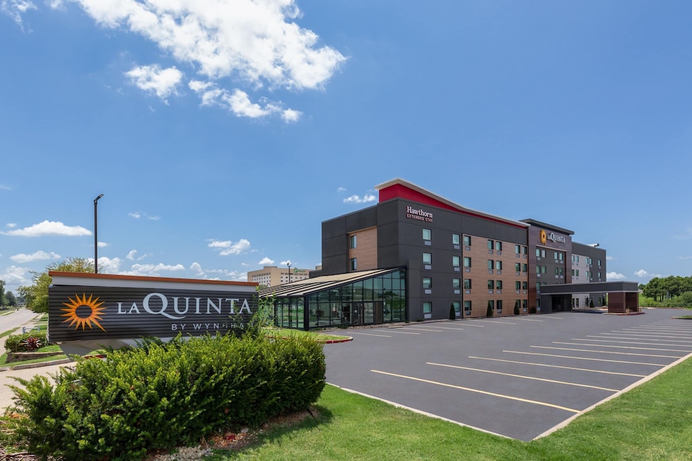 Hawthorn Extended Stay by Wyndham Springdale 24/34